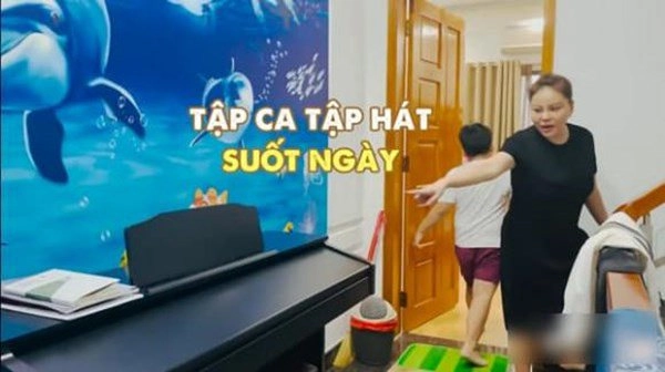 Lê giang khoe nhà mới 3 tầng rộng cỡ nào mà đạp xe được bên trong - 5