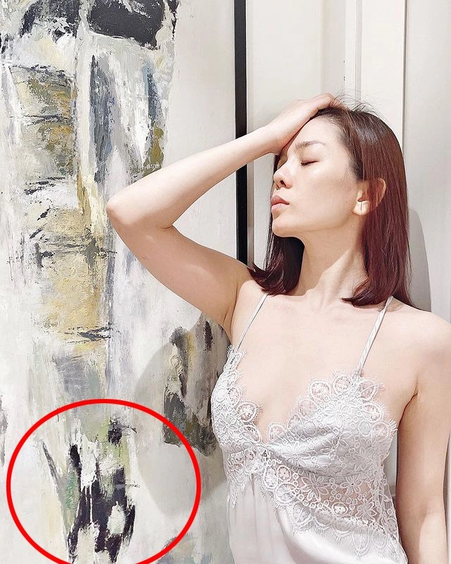 Lệ quyên diện đồ ngủ e ấp như thiếu nữ nhưng có gì đó sai sai mà phải xoá - 6