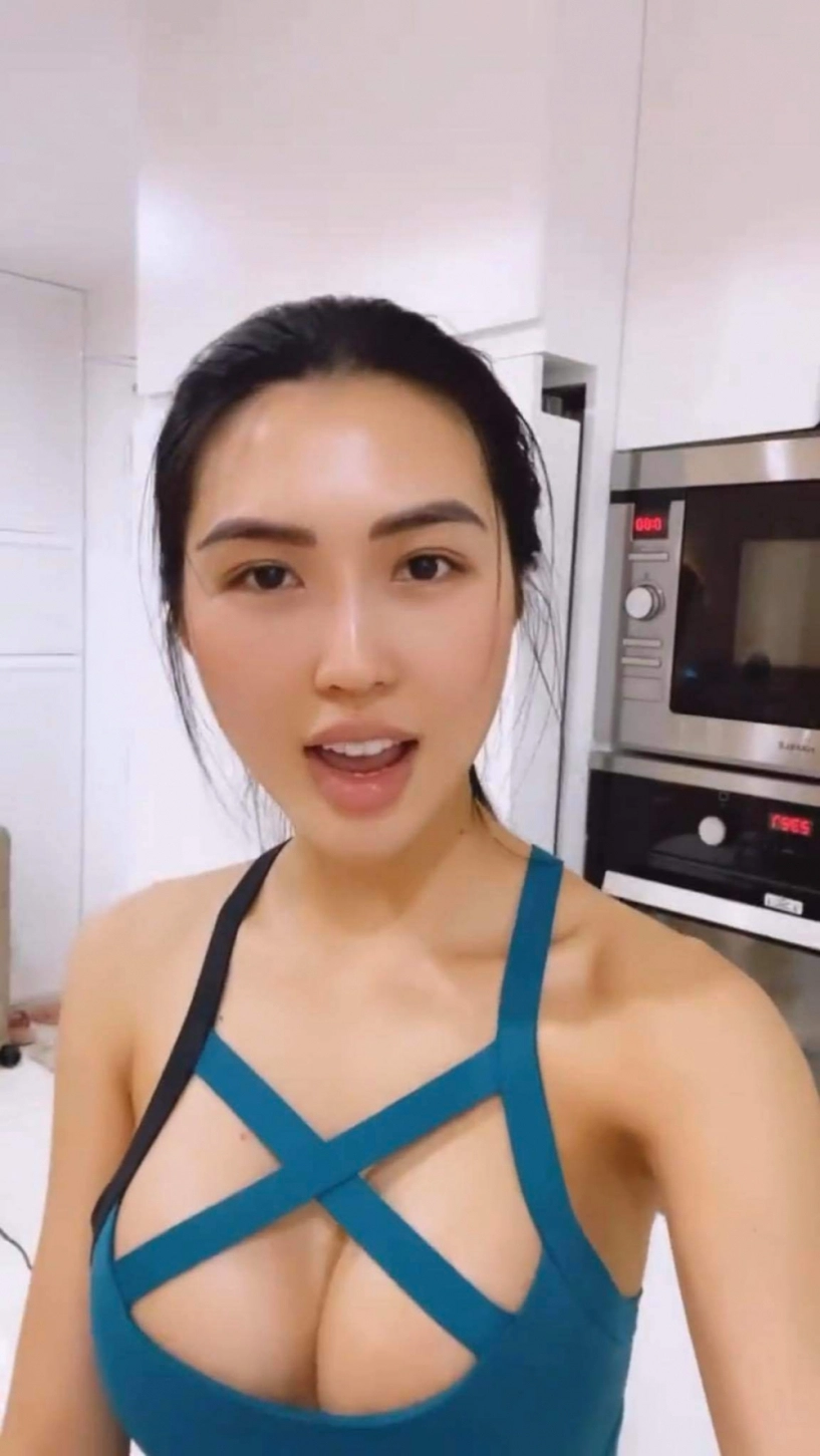 Lệ quyên diệp lâm anh mặc áo tập đã hot nhưng vẫn chưa bằng hoa hậu đi chặt dừa - 9