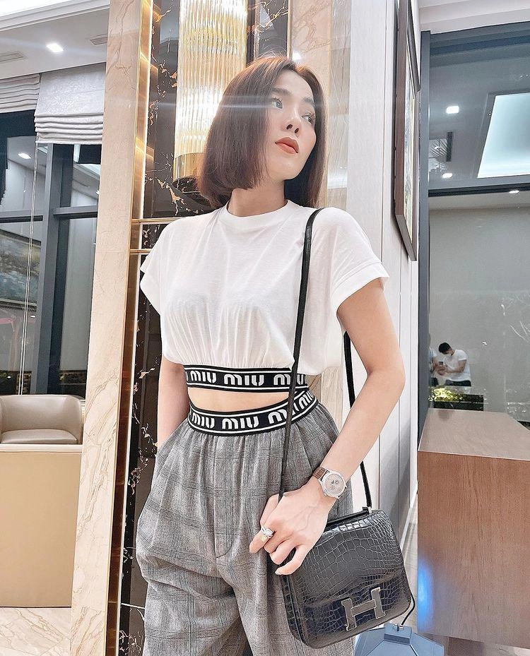 Lệ quyên khoe chiếc tủ đồng hồ nhỏ nhắn nhưng ai nấy đều choáng ngợp bởi sự giàu sang - 2