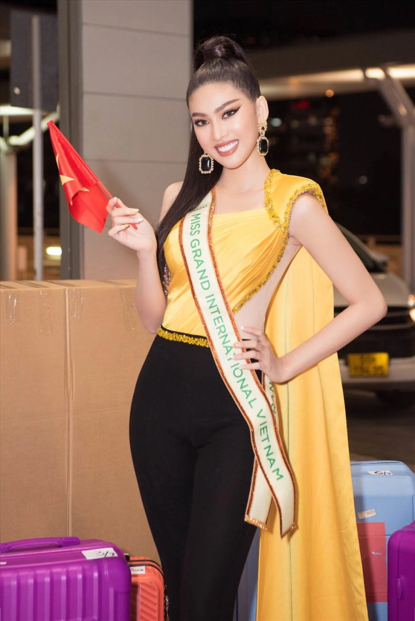 lên đồ xuất trận miss grand á hậu ngọc thảo bị soi copy ý tưởng từ catriona gray - 3