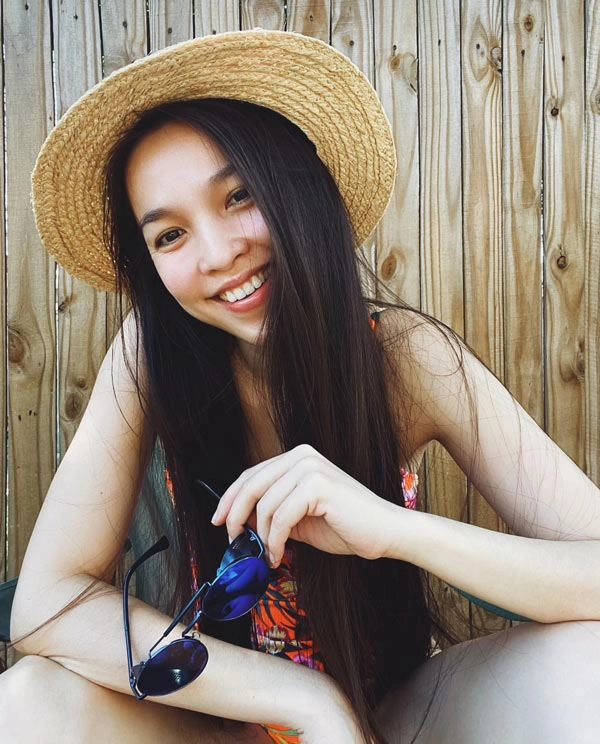 Lộ chiếc quần ren lưới bên trong hiền thục vẫn được khen hết lời - 18