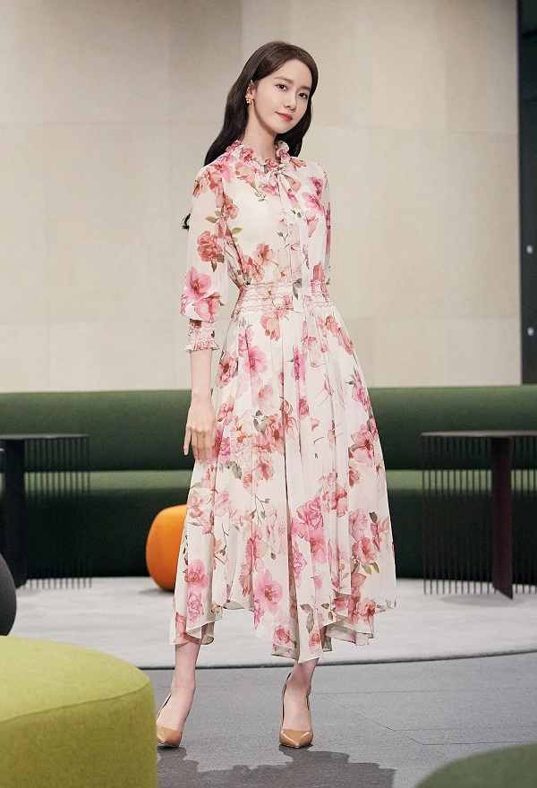Loạt outfit công sở đẹp mê của nữ thần nhan sắc kbiz nàng học theo là nâng tầm phong cách - 2