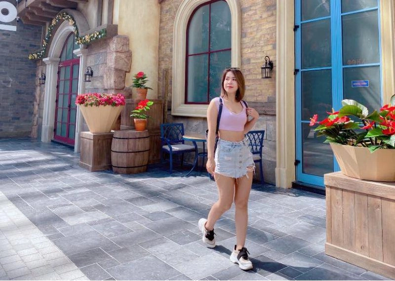 Mặc ai body-shaming bà xã mạnh trường vẫn chăm diện đẹp khoe eo đáng ngưỡng mộ - 17