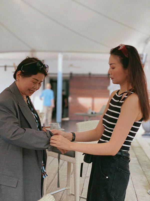 Mẹ ruột thanh hằng - tín đồ hàng hiệu thứ thiệt nhưng siêu kín tiếng - 10
