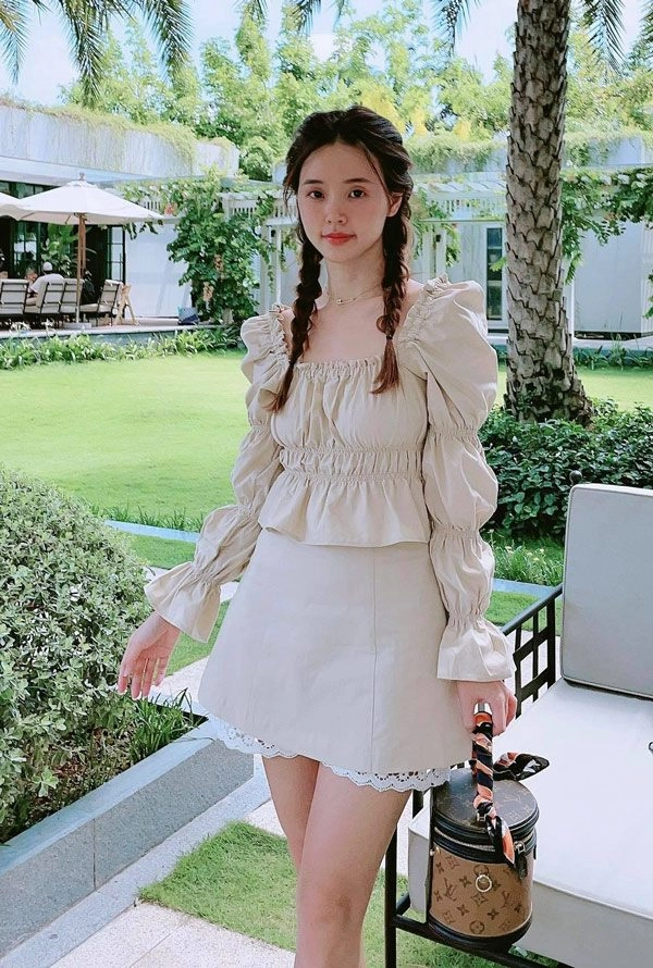 Midu ngồi vẽ mặc một chiếc áo thun bình thường nhưng vẫn tỏa ra khí chất tiên tử - 18