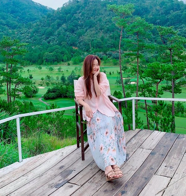 Midu ngồi vẽ mặc một chiếc áo thun bình thường nhưng vẫn tỏa ra khí chất tiên tử - 20