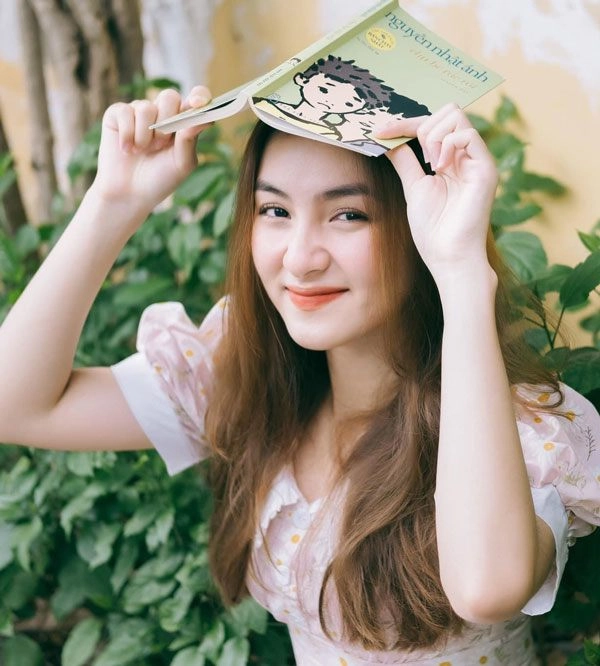 Mới xuất hiện nàng thơ chợ gạo đã nhận lượt like khủng tại hoa hậu hoàn vũ - 2
