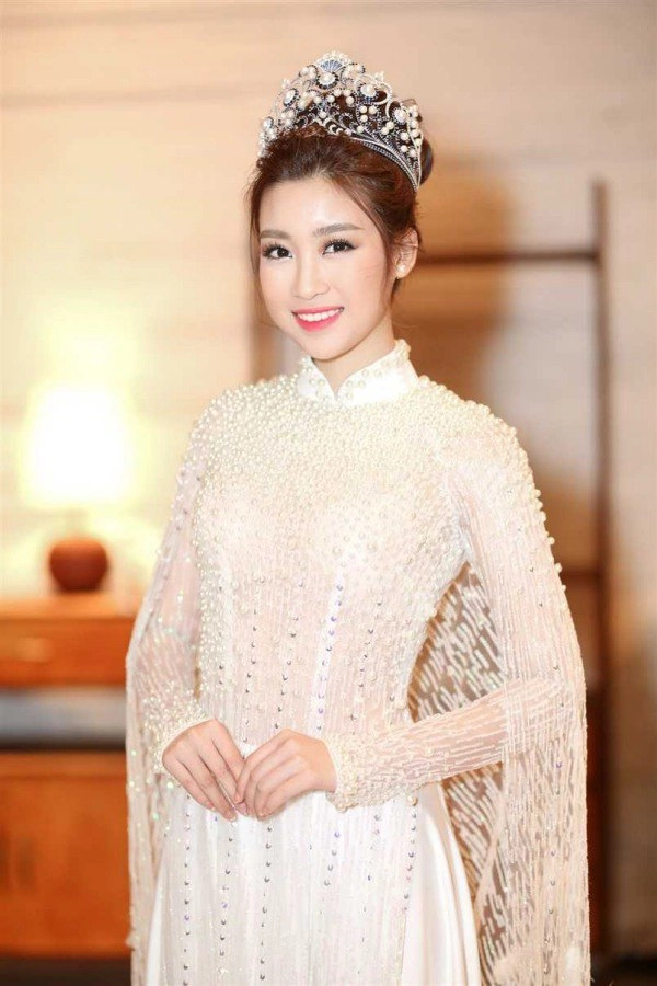 Mon đo khong phai ai cung dien đuoc đen ngoi sao mặc con bi che tham hoa - 1