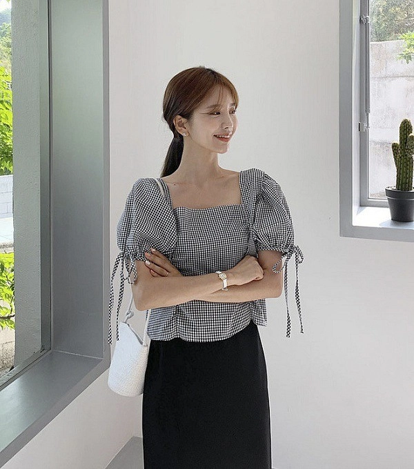 Mùa hè cứ sắm đủ mấy mẫu áo này nàng công sở vừa mát mẻ lại sành điệu vô cùng - 13