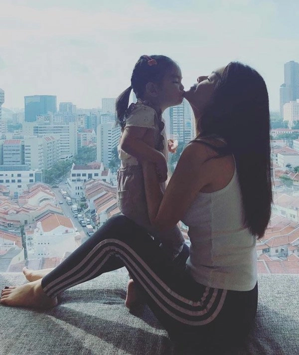 Muốn biết sự khác biệt của mẹ bỉm lúc chăm con với lúc bung xõa hãy nhìn phạm quỳnh anh - 3