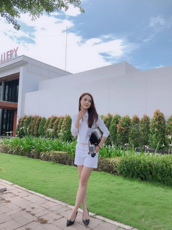 Mỹ nhân vbiz muốn lấy chồng có 40 tỷ trong tài khoản đi đâu cũng khoác hàng hiệu khủng - 12
