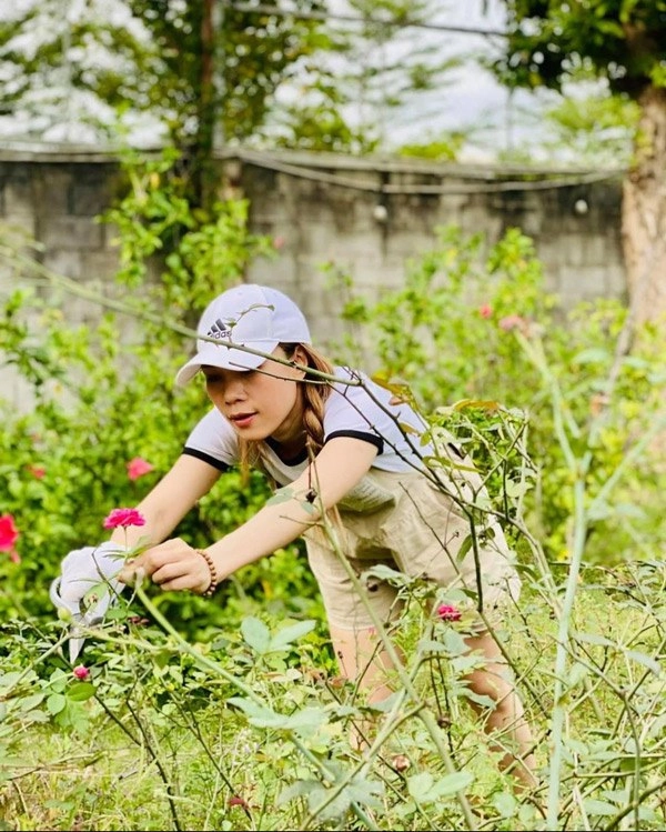 Mỹ tâm u40 vẫn trẻ như thiếu nữ nhờ trung thành với trang phục này - 1