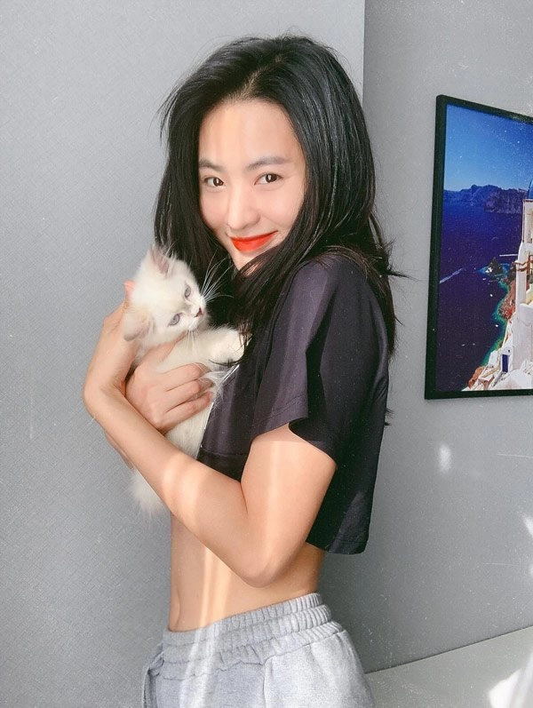 Nàng thơ của cây táo nở hoa mặc trễ nải vẫn được khen đẹp tinh khôi - 10