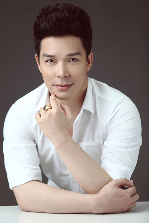 Nathan lee làm host của ngôi sao thiết kế vn 2013 - 6