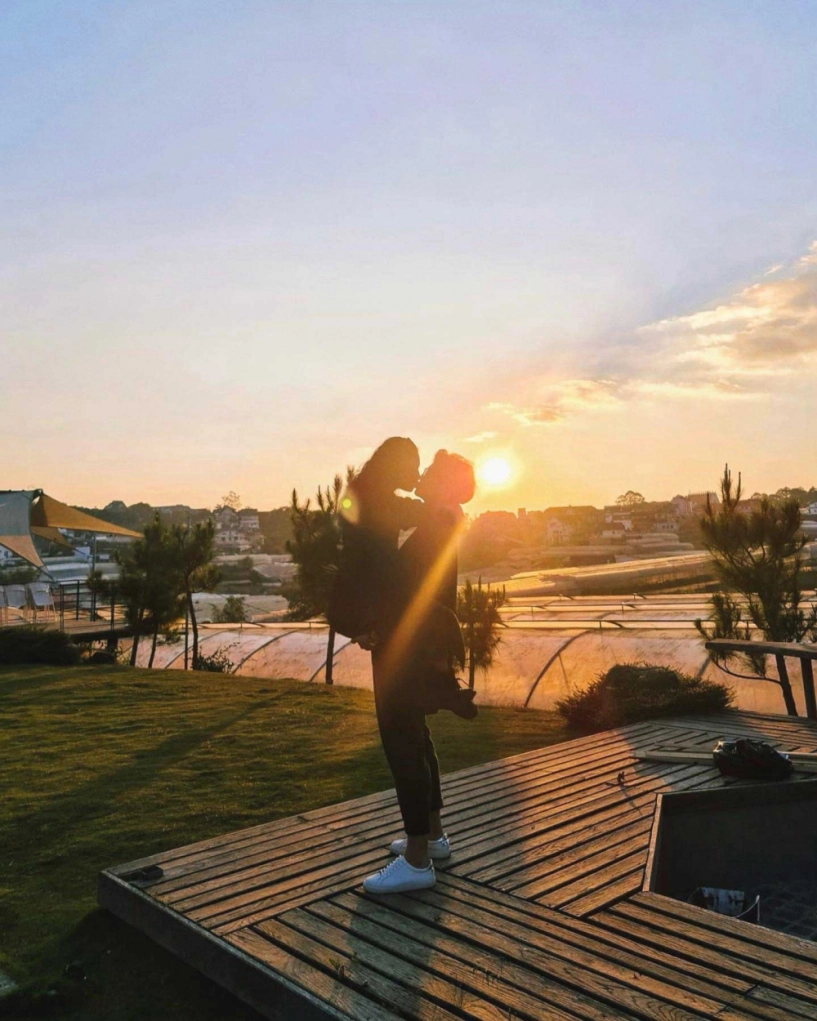 Ngô thanh vân bình thường mặc đẹp khi diện đồ ngủ đôi với chàng trai bí ẩn càng hot hơn - 7