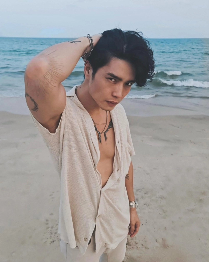 Ngô thanh vân bình thường mặc đẹp khi diện đồ ngủ đôi với chàng trai bí ẩn càng hot hơn - 12