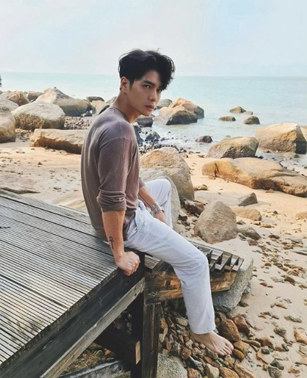 Ngô thanh vân bình thường mặc đẹp khi diện đồ ngủ đôi với chàng trai bí ẩn càng hot hơn - 14