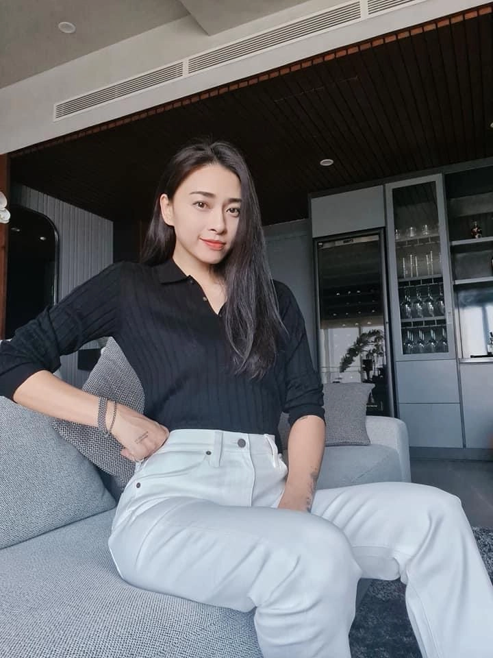 Ngô thanh vân bình thường mặc đẹp khi diện đồ ngủ đôi với chàng trai bí ẩn càng hot hơn - 19