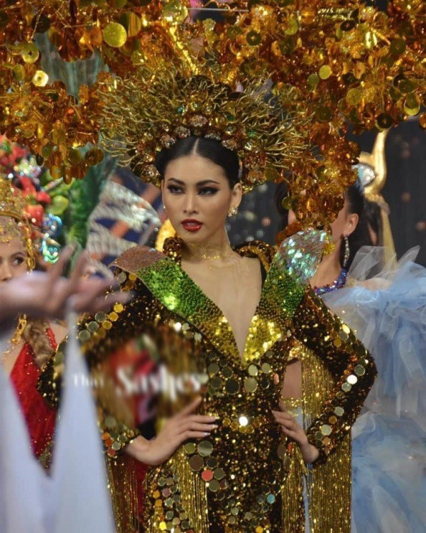Ngọc thảo diện trang phục lá ngọc cành vàng càn quét sân khấu quốc tế - 1