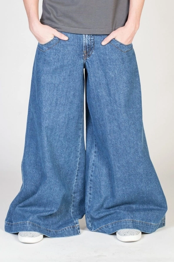 Những món đồ jeans kỳ cục có cho cũng chẳng ai muốn mặc - 1