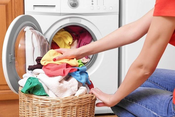 Những quần áo không nên cho vào máy giặt cố tình cho vào sẽ hỏng máy sớm - 1