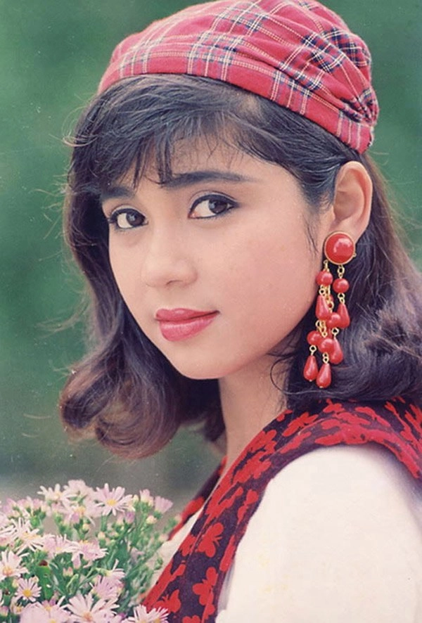 Nữ hoàng ảnh lịch việt trinh và sự trùng hợp thời trang khó tin sau 25 năm - 6