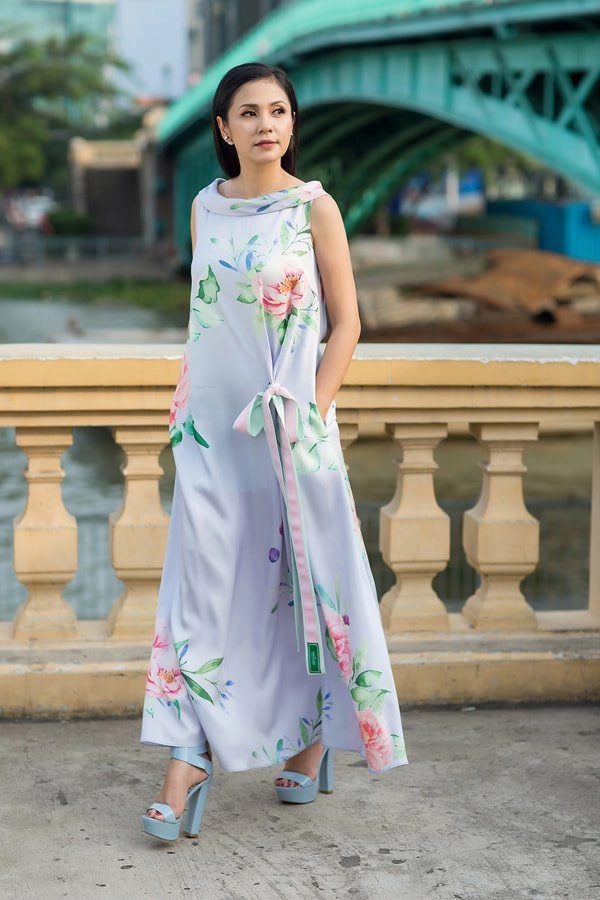 Nữ hoàng ảnh lịch việt trinh và sự trùng hợp thời trang khó tin sau 25 năm - 18