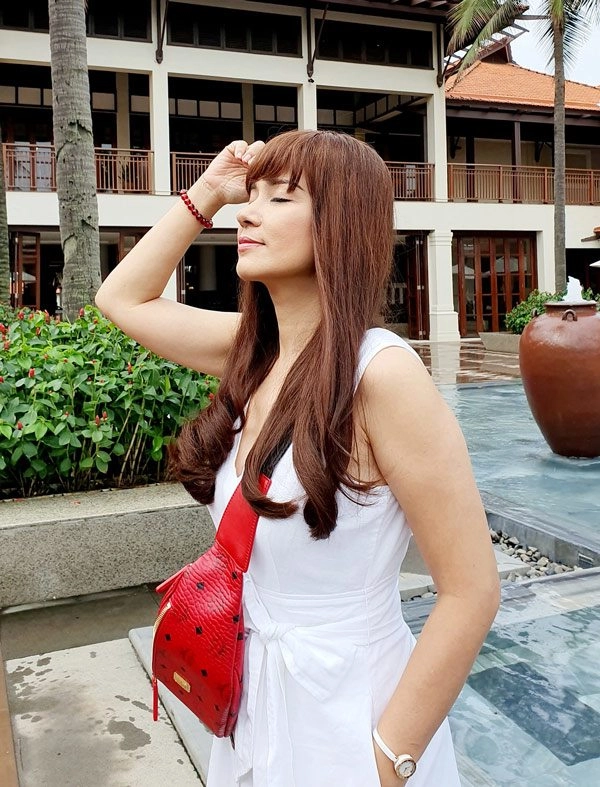 Nữ hoàng ảnh lịch việt trinh và sự trùng hợp thời trang khó tin sau 25 năm - 25