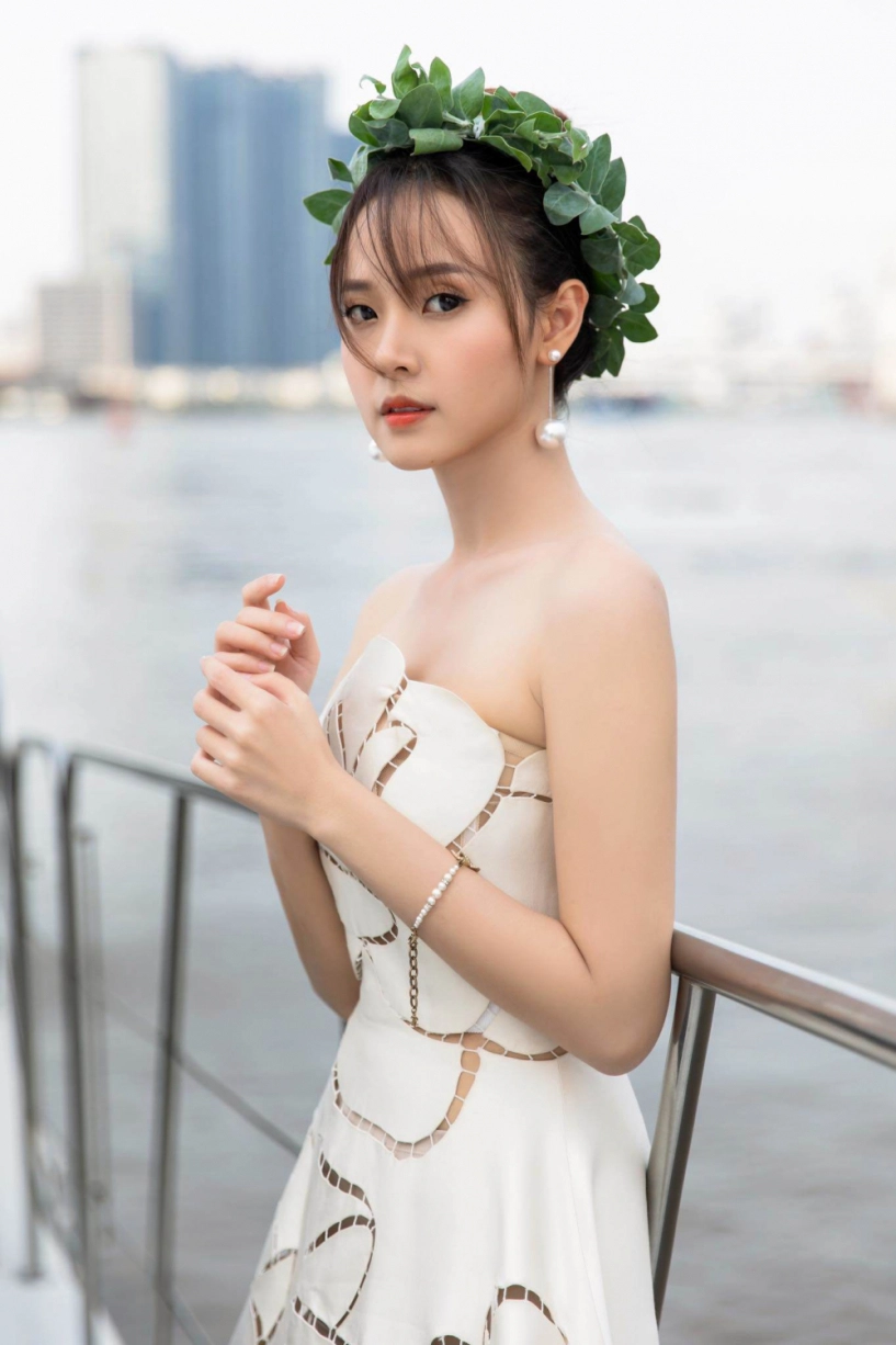 Nửa đêm midu đăng ảnh diện nội y ren muốn làm chị ong gợi cảm liền bị fan chấn chỉnh - 10