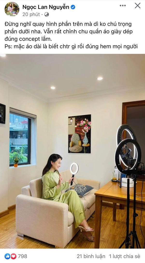 Ở nhà livestream ngọc lan vẫn diện áo dài đi giày cao gót chỉnh tề - 1