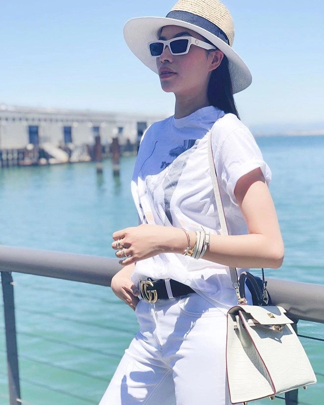 Phạm hương hiếm hoi tung ảnh ngày bé cùng con diện chỉ 1 màu nhưng soi giá mới bật ngửa - 3
