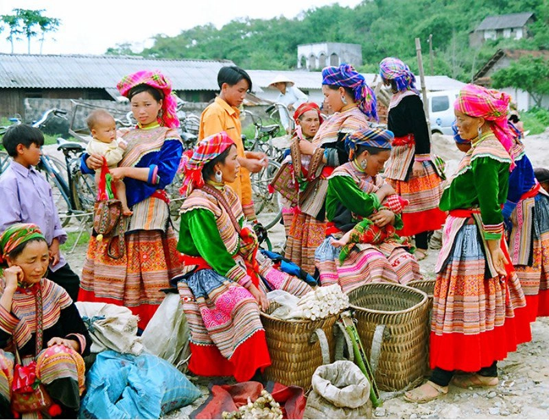 Phong tục ít ai biết của người hmông ngày lễ này họa tiết trang phục ẩn chứa bí mật - 1