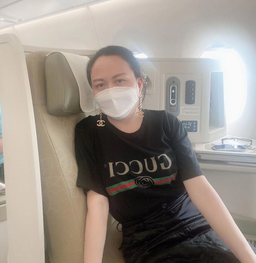 Phượng chanel giàu có ai cũng biết nhưng có một chiếc áo cất tủ 3 năm vẫn mặc lại - 10