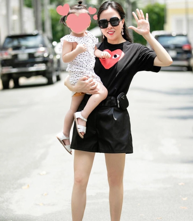 Phượng chanel giàu có ai cũng biết nhưng có một chiếc áo cất tủ 3 năm vẫn mặc lại - 11