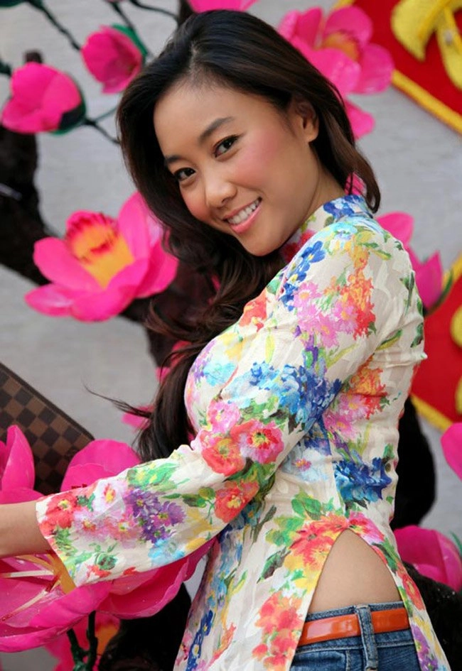Sao biến đổi không cần stylist đoan trang vẫn có chất thời trang riêng sau nhiều năm ca hát - 3