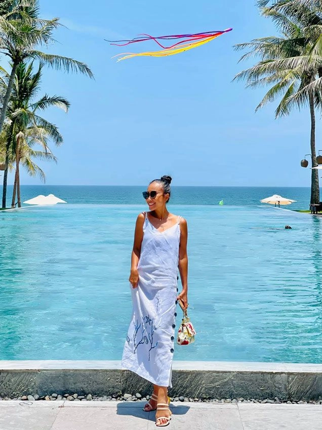 Sao biến đổi không cần stylist đoan trang vẫn có chất thời trang riêng sau nhiều năm ca hát - 27