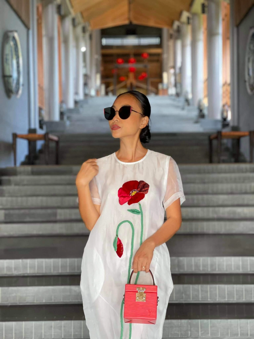 Sao biến đổi không cần stylist đoan trang vẫn có chất thời trang riêng sau nhiều năm ca hát - 33