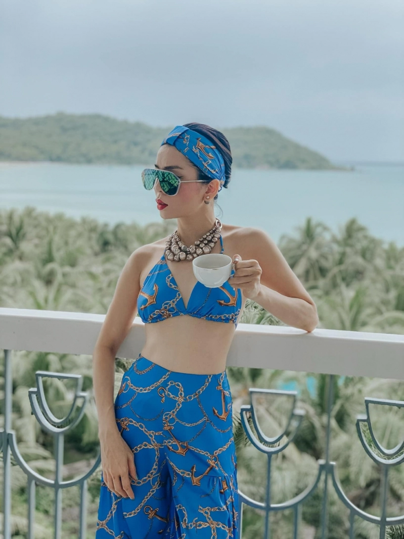 Sao sắm gì sao chi tiền đô mua bikini hiệu chỉ để diện trong nhà lệ quyên đứng đầu - 3