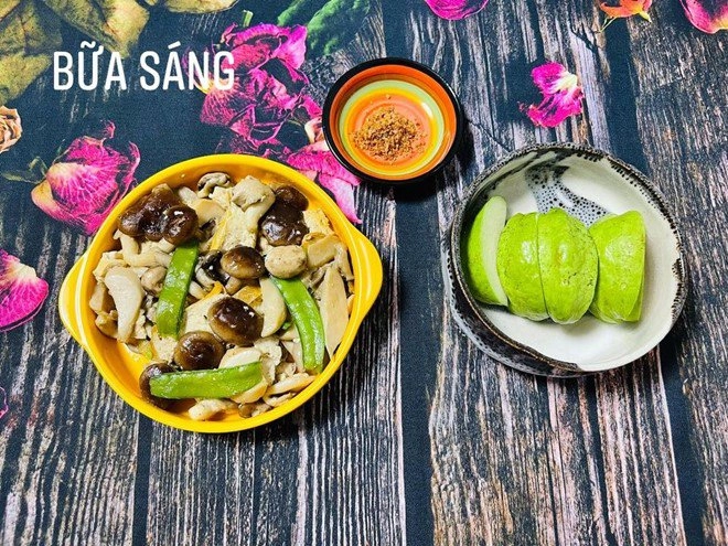 Sao vào bếp hậu sinh con với chồng bác sĩ minh chuyên khoe cơm giảm cân đẹp mê - 21