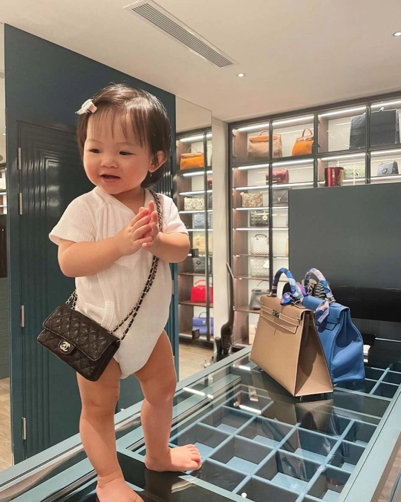 Sau bộ túi 650 triệu con gái cường đô-la lạidát hàng hiệu dự đoán hưởng trọn giatài của mẹ - 1
