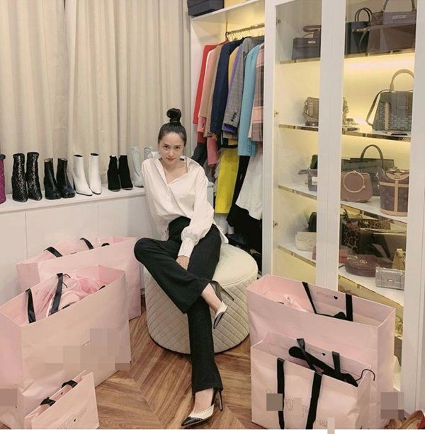Soi tủ đồ hiệu của sao việt người ngỡ giàu nhất lại đơn giản khó tin - 12