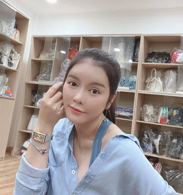 Soi tủ đồ hiệu của sao việt người ngỡ giàu nhất lại đơn giản khó tin - 16