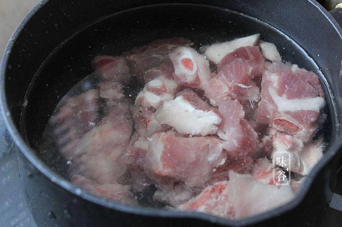 Sườn kho với loại củ đen xì đầy gai này tưởng không ngon mà ngon không tưởng - 3