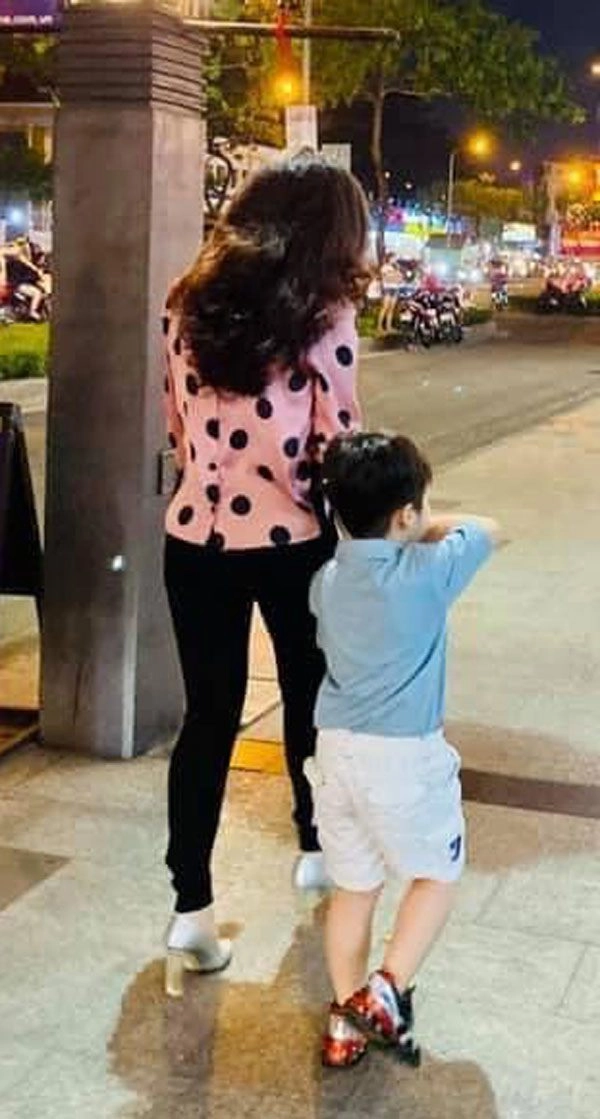 Tài tình như nhật kim anh đứng trên đôi guốc cao hàng giờ đi thiện nguyện - 18