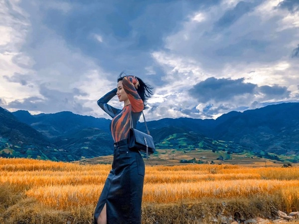Tâm tít khoe vòng một hờ hững với đầm ngủ tiết lộ màu váy yêu thích - 9