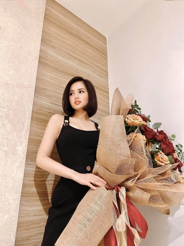 Tâm tít khoe vòng một hờ hững với đầm ngủ tiết lộ màu váy yêu thích - 11