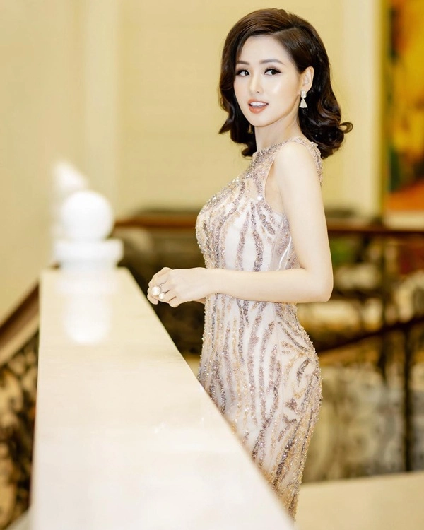 Tâm tít khoe vòng một hờ hững với đầm ngủ tiết lộ màu váy yêu thích - 17