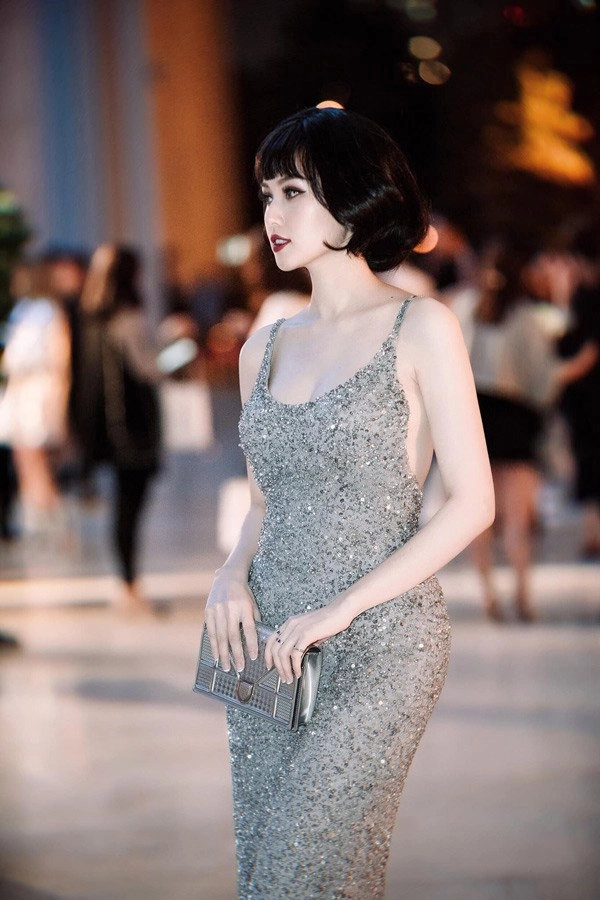 Tâm tít khoe vòng một hờ hững với đầm ngủ tiết lộ màu váy yêu thích - 19