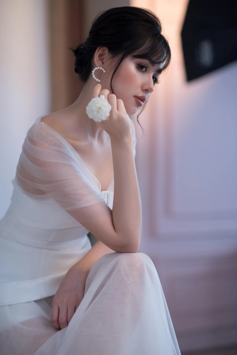 Tâm tít khoe vòng một hờ hững với đầm ngủ tiết lộ màu váy yêu thích - 20